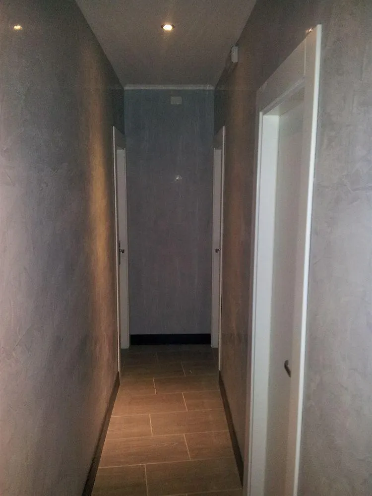 Tiburtina House Otel Roma 2*,