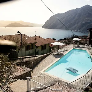 Miranda 3*, Riva di Solto Italy